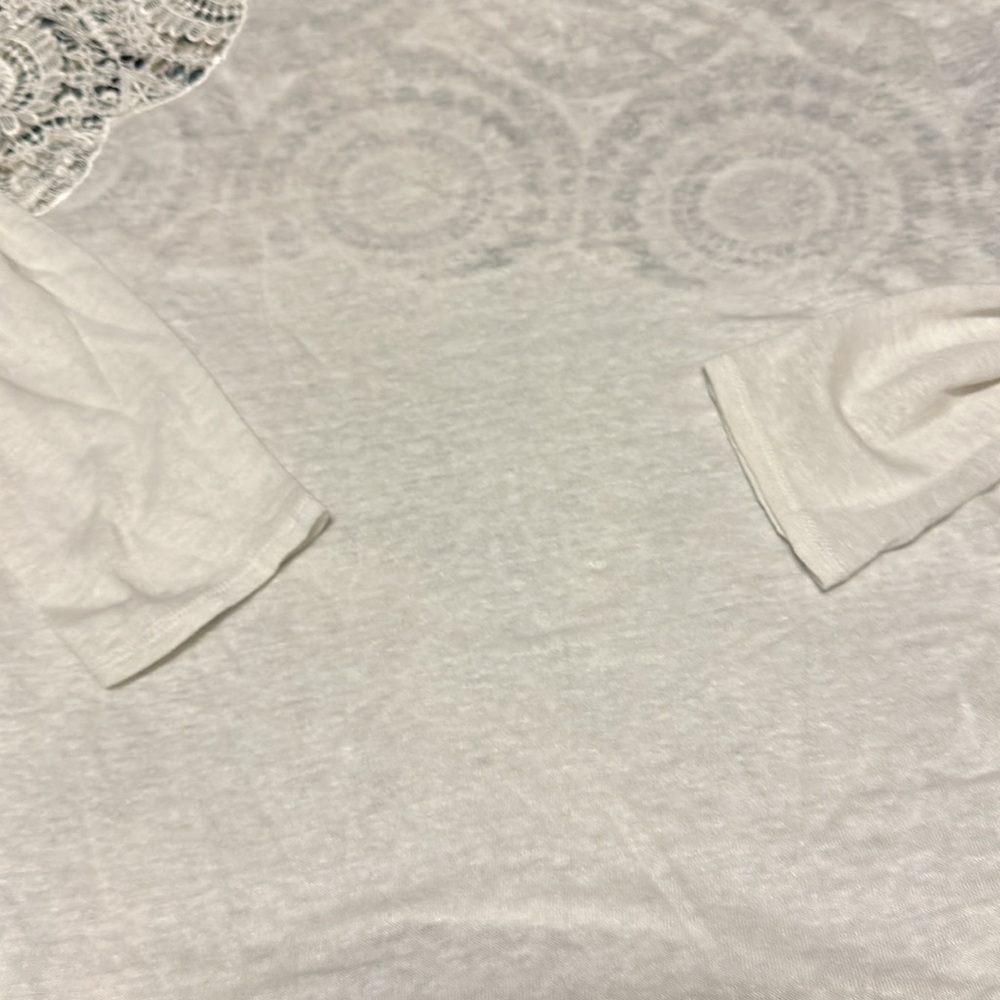 So Pretty! Lace/Linen Top - Picture 10 of 13